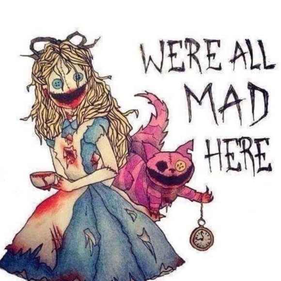 Hey! Who's that girl??! 😱👀👀 - Picture 2 of 8